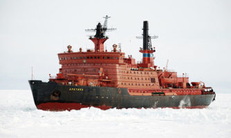 بزرگ‌ترین کشتی یخ‌شکن اتمی دنیا به آب افتاد