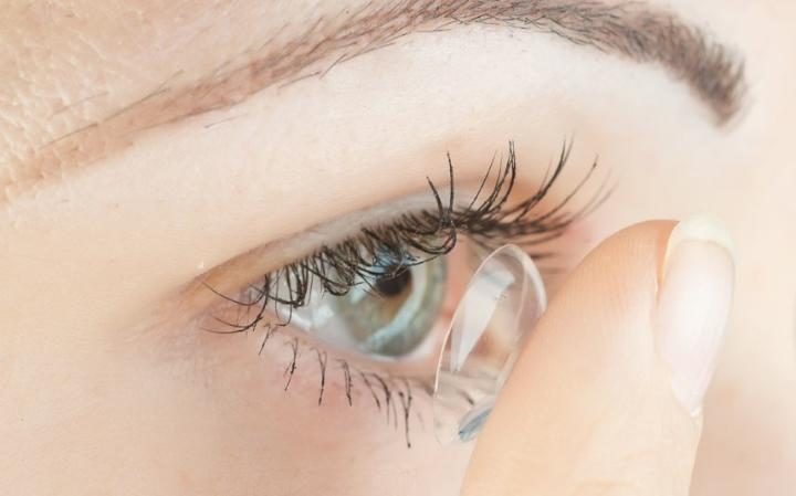 طراحی لنز تماسی توزیع‌کننده دارو برای مبتلایان آب‌سیاه