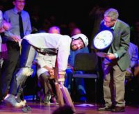 مضحک‌ترین نوبل ۲۰۱۶ در دستان مردی که “بز” شد