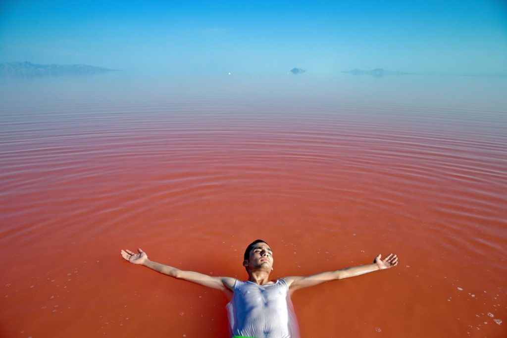 آب دریاچه ارومیه از کاهش نجات یافت/کنترل ۳۶ کانون نمکی تا سه سال آینده