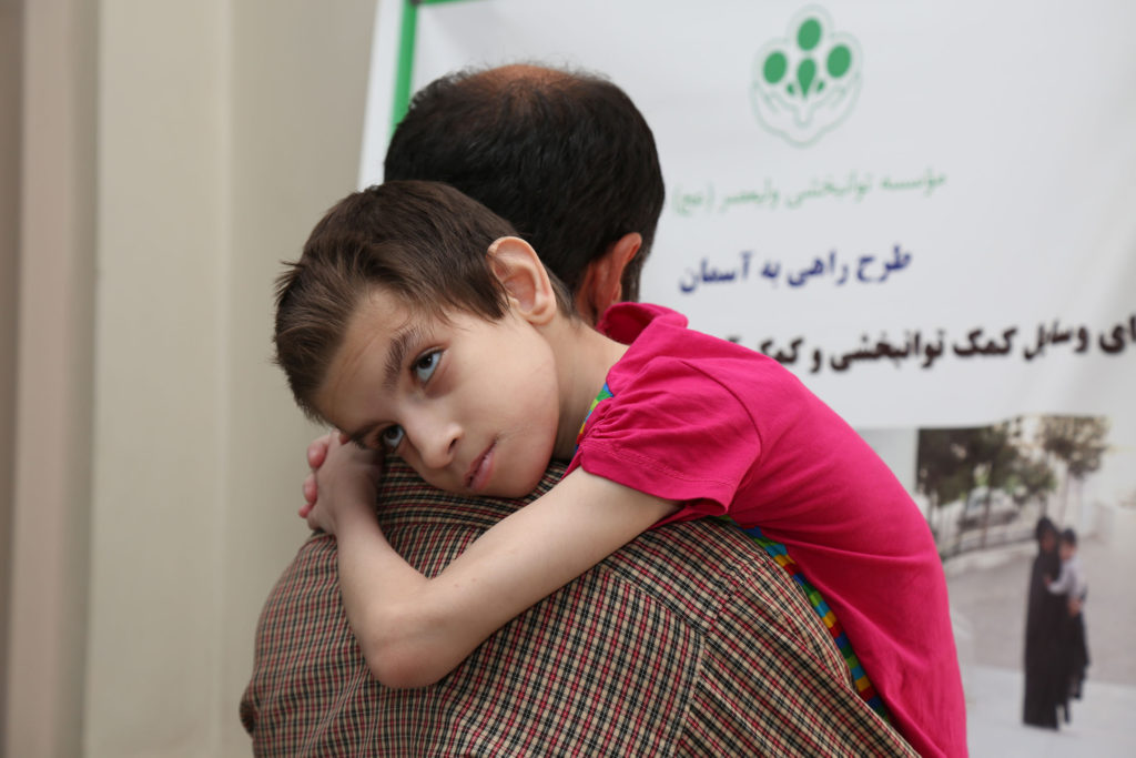 شناسایی ۵۸ بیماری نادر در ایران/سالی ۳۰ هزار کودک معلول، قربانیان ازدواج‌های فامیلی