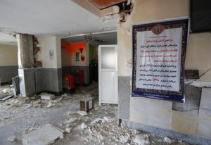 مردودی اسکلت و نمای اغلب ساختمانها در آزمون زلزله کرمانشاه/ آسیب دیدگی تمام بیمارستان‌های منطقه برخلاف آیین نامه ۲۸۰۰