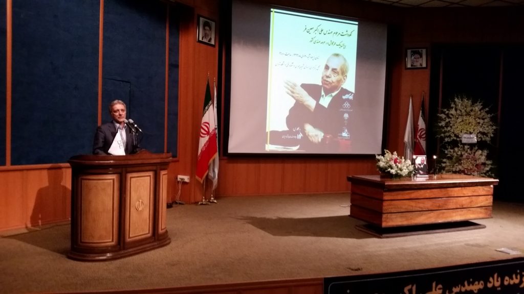 رییس دانشگاه تهران: مهندس معین فر الگویی تمام عیار برای جوانان است