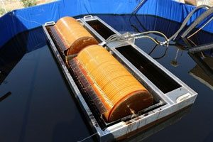 ساخت نمونه صنعتی دستگاه جمع آوری لکه‌های نفتی از سطح آب در کشور