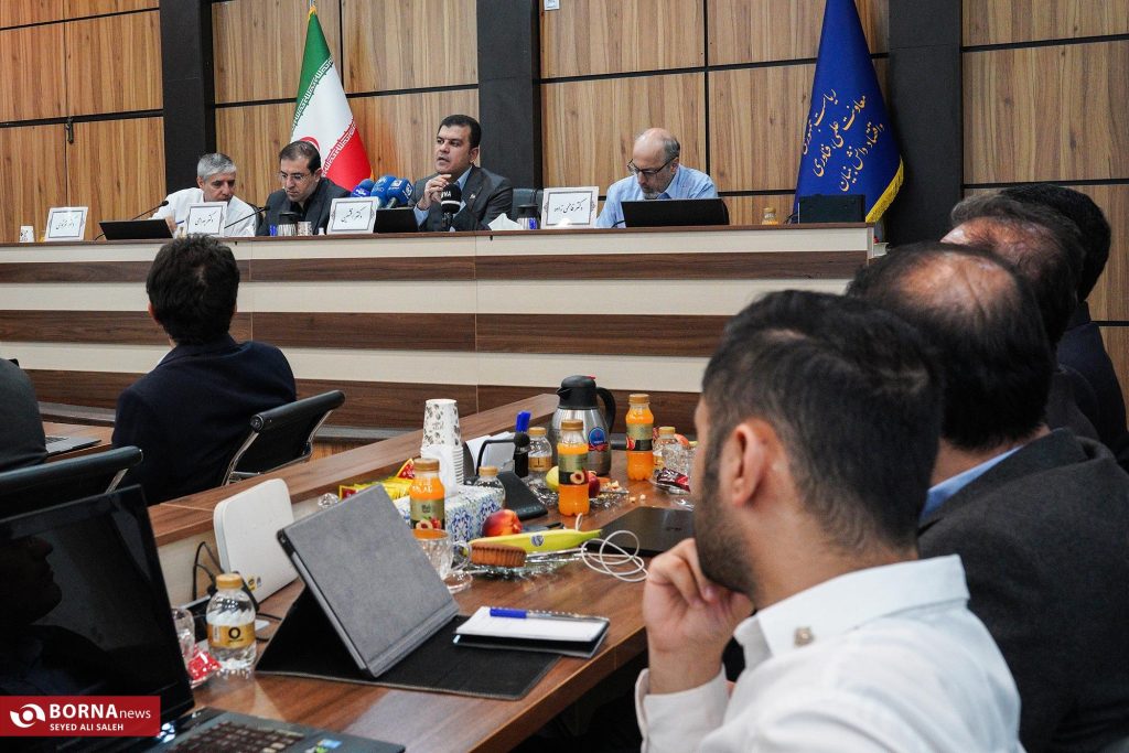انتقاد مجمع تشکل‌های دانش‌بنیان از فرصت‌سوزی ها و حذف بخش خصوصی از پروژه‌ ملی دستیار هوش مصنوعی