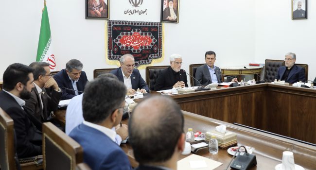 عارف خبر داد: برنامه «بلندمدت سه ساله» برای جبران عقب‌ماندگی چشم انداز ۲۰ ساله/کسب جایگاه اول منطقه در فناوری های پیشرفته تا پایان دولت