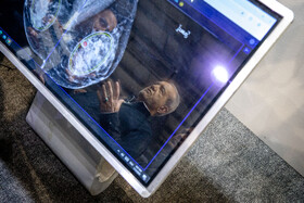 بازدید پزشکیان از نمایشگاه های فناوری نانو و فرّ ایران