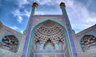 صحت‌سنجی ادعای ریاضی‌دان عصر صفوی دربارۀ همراستایی استثنائی خورشید و قبله در اصفهان